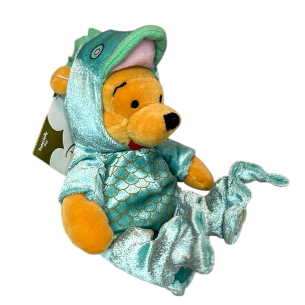 The Disney Store Pisces Pooh plush NWT Fish Pooh Winnie the Pooh astrology sign
